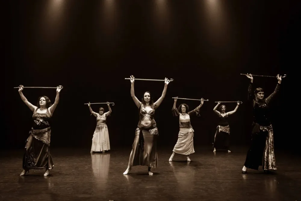 mouvement-danse-orientale-2022.jpg